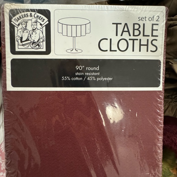 Set of 2 Bakers and Chefs red round tablecloths 90" NIP NEW - Picture 1 of 6